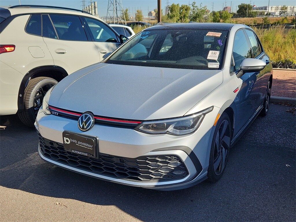 2022 Volkswagen Golf GTI SE photo 3