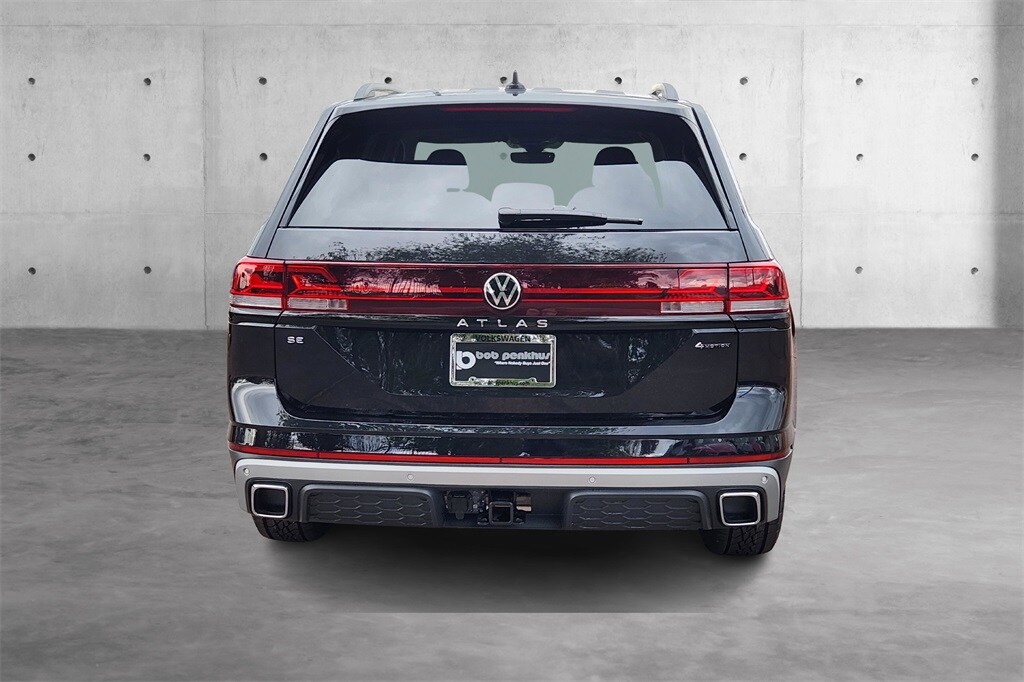 2025 Volkswagen Atlas Peak Edition SE photo 2