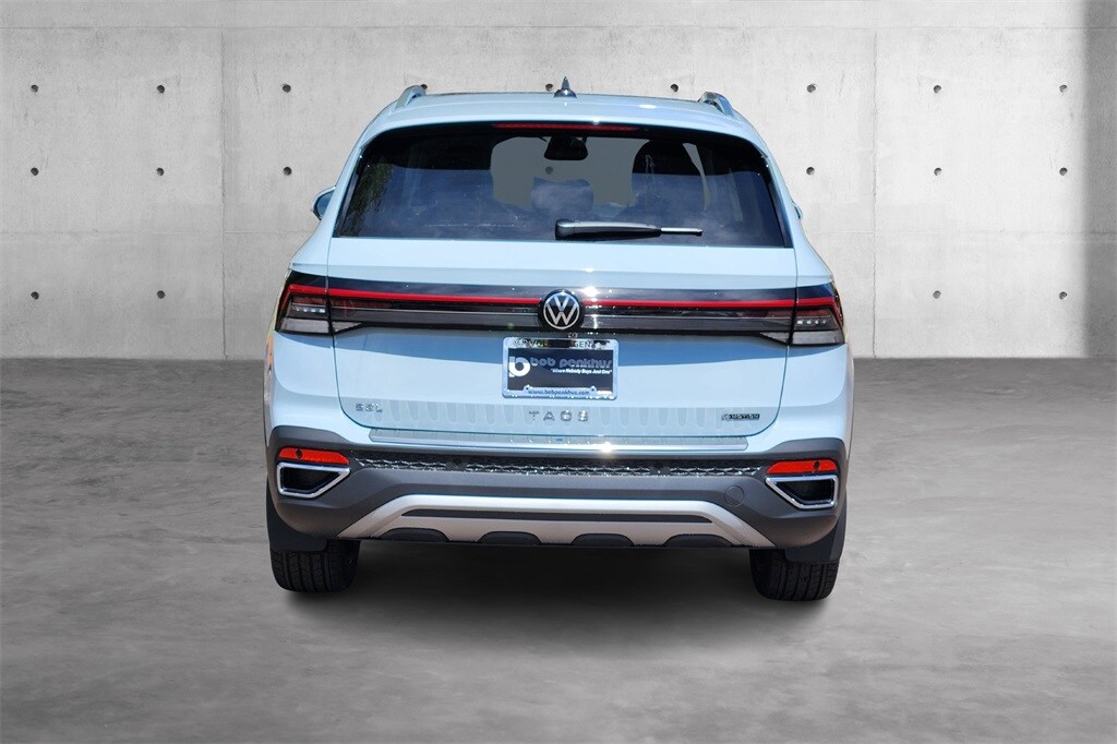 2025 Volkswagen Taos SEL photo 4