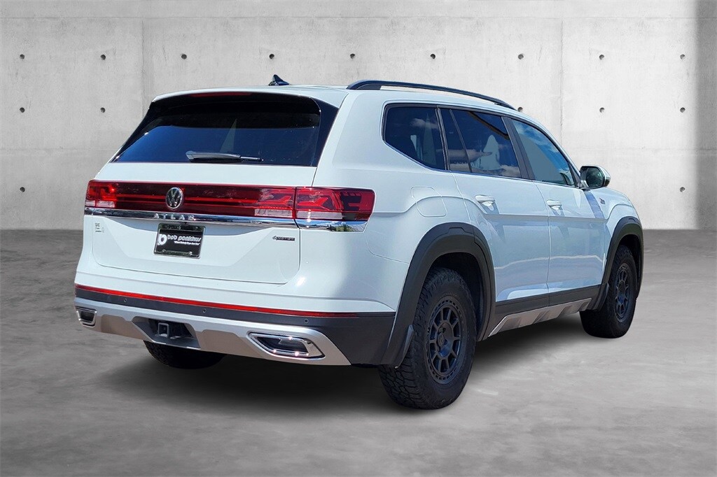 2024 Volkswagen Atlas SE Technology photo 2