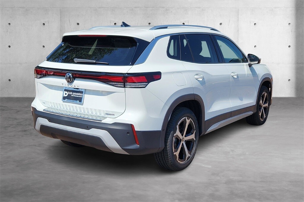 2025 Volkswagen Tiguan SE photo 2
