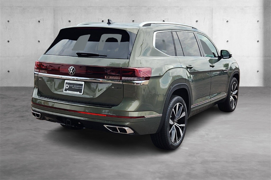 2026 Volkswagen Atlas SEL Premium R-Line photo 2