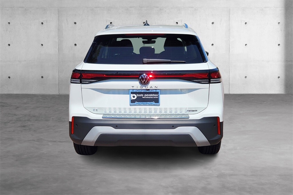 2025 Volkswagen Tiguan SE photo 3