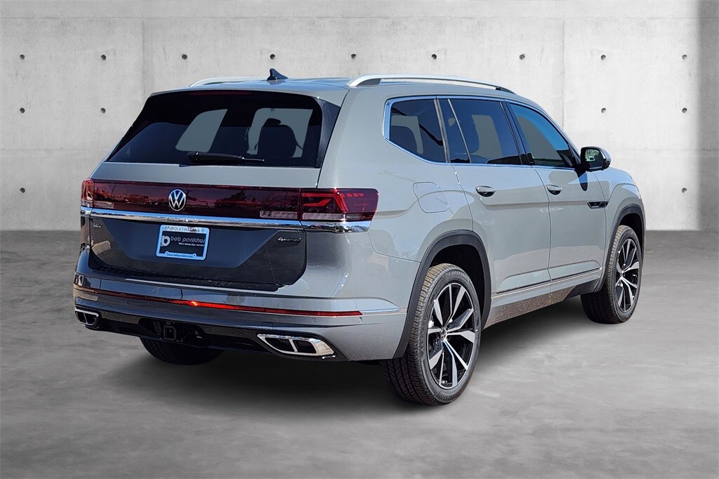 2025 Volkswagen Atlas SEL Premium R-Line photo 3