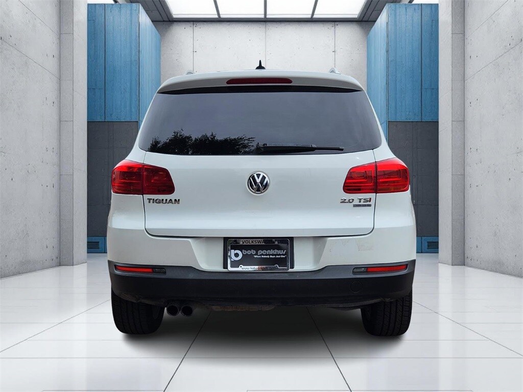 2015 Volkswagen Tiguan SEL photo 4