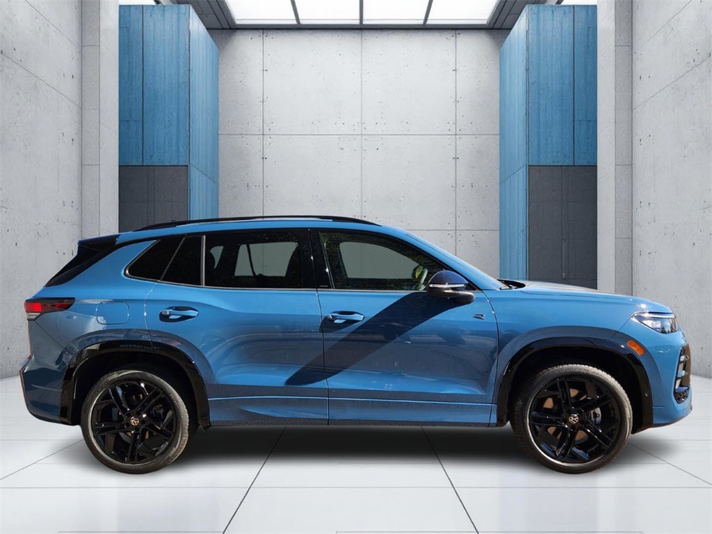 2025 Volkswagen Tiguan SE R-Line Black photo 2