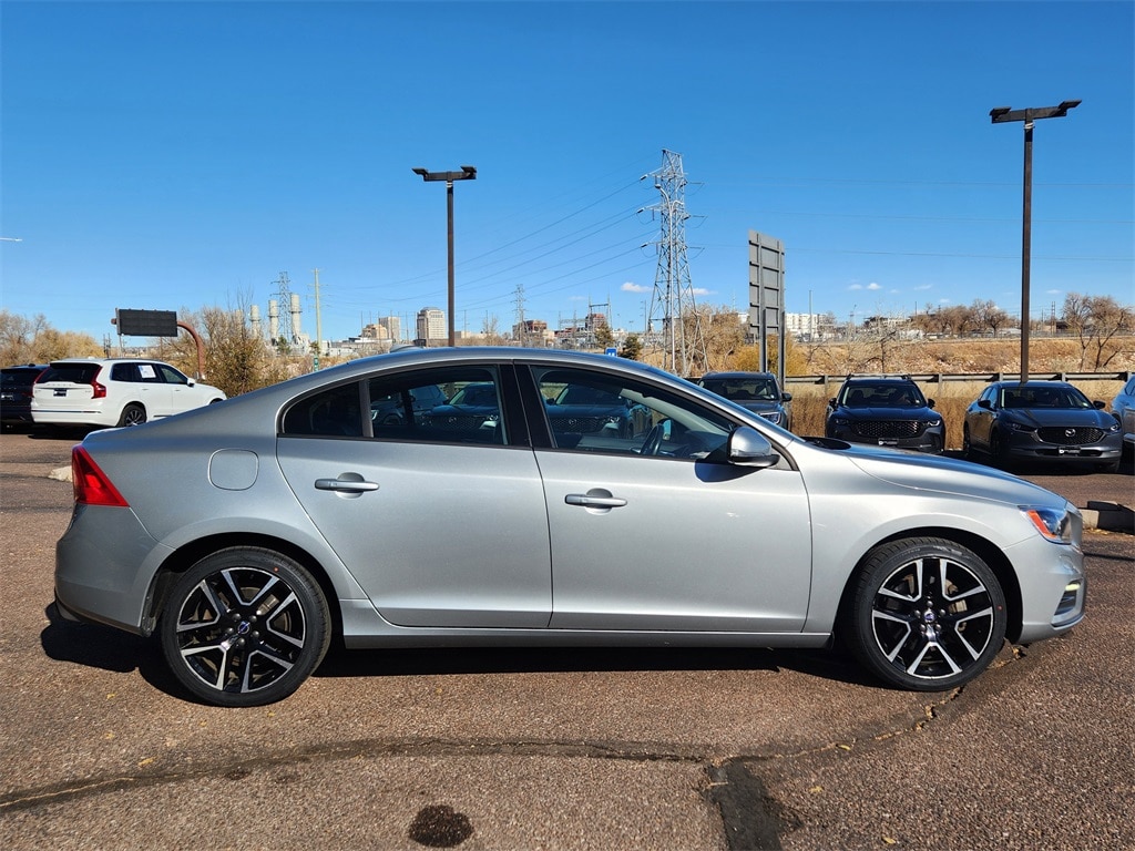 2018 Volvo S60 T5 Dynamic photo 2