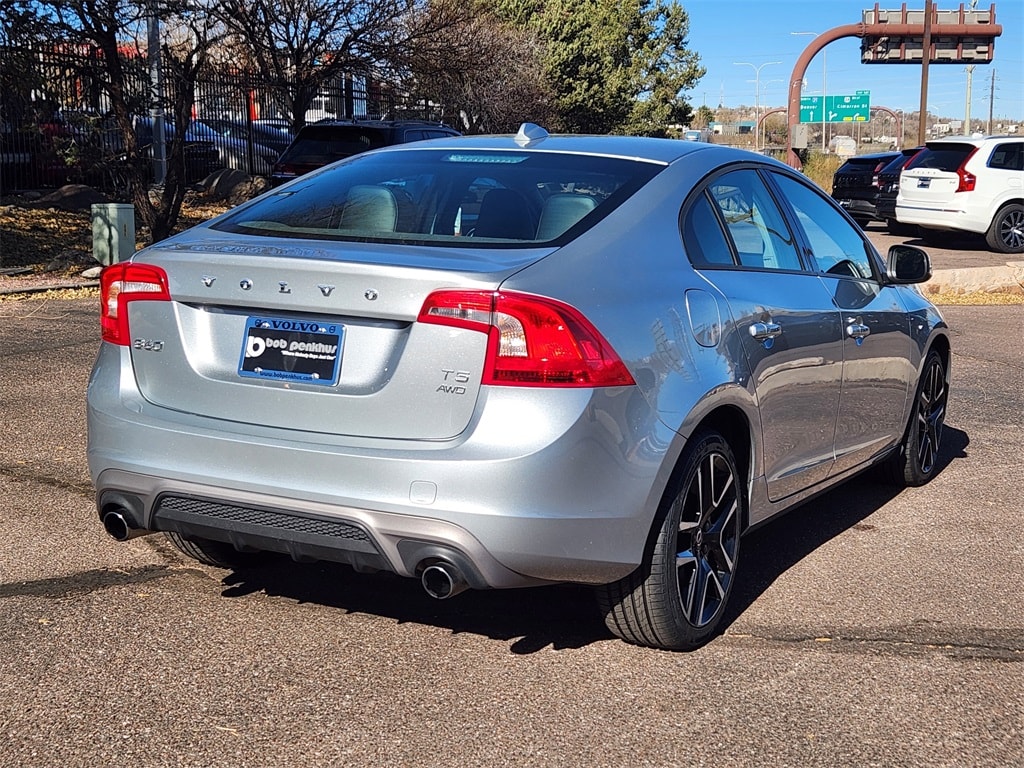 2018 Volvo S60 T5 Dynamic photo 3