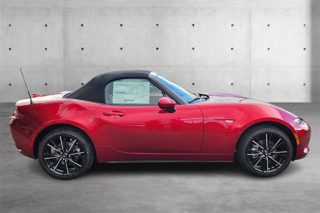 2025 Mazda MX-5 Miata Miata Grand Touring photo 2