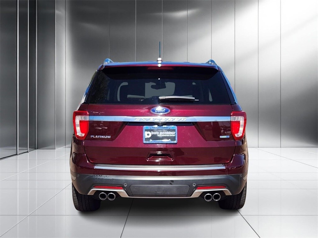2018 Ford Explorer Platinum photo 2