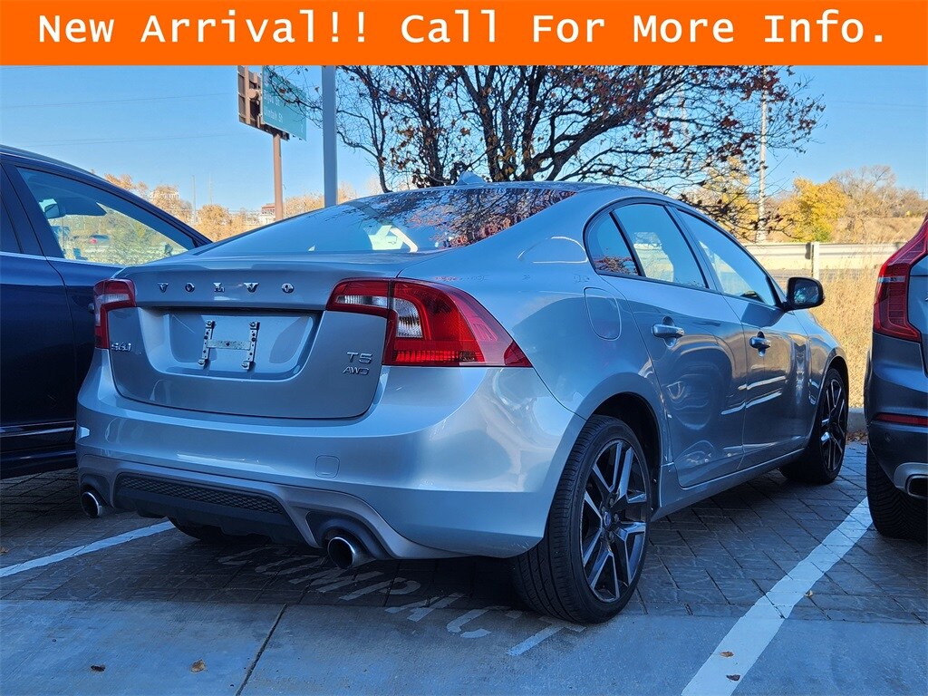 2018 Volvo S60 T5 Dynamic photo 2