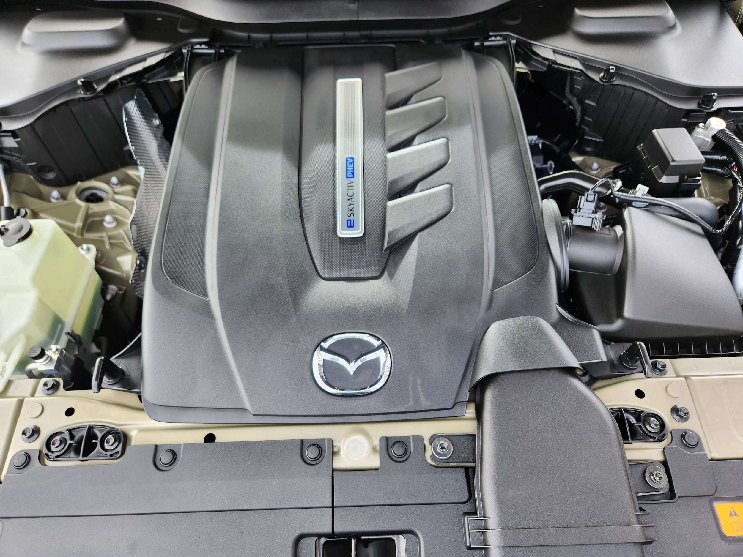 2025 Mazda CX-70 Premium Package - Photo 9