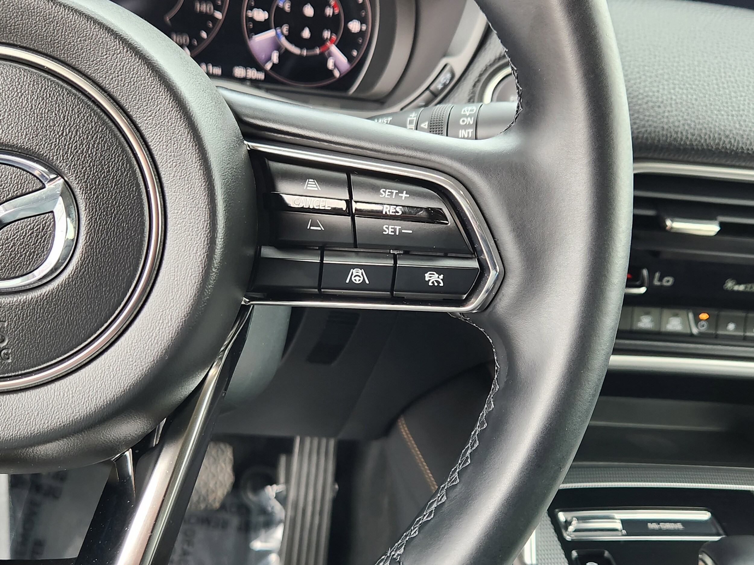 2025 Mazda CX-70 Premium Package - Photo 17