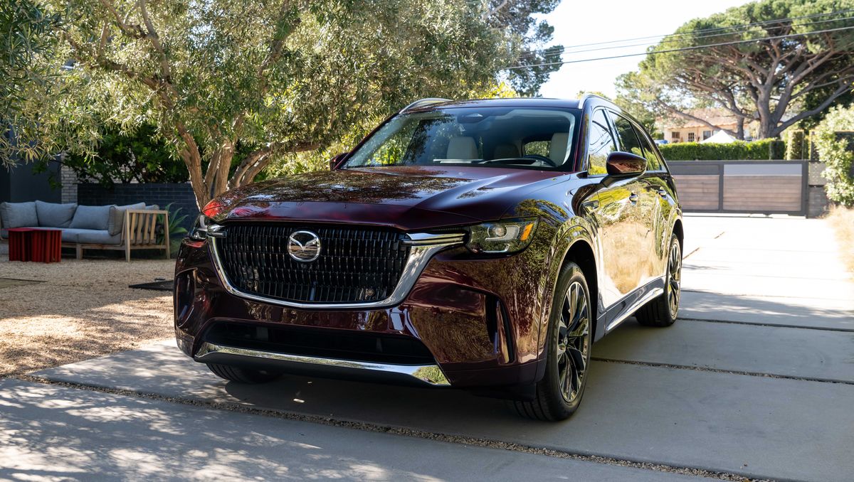 2024-mazda-cx-90-front-three-quarters-1675135762.jpg