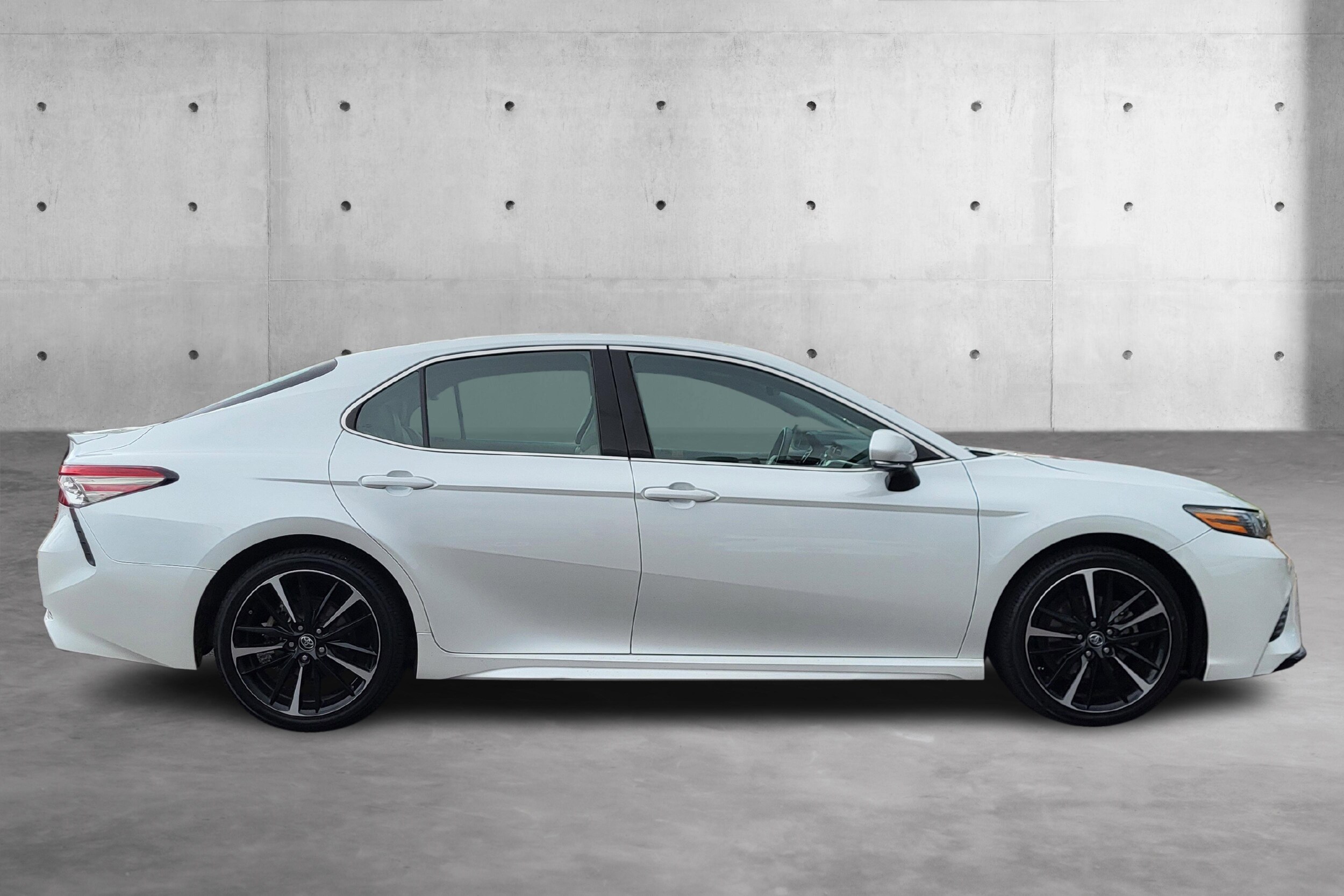Used 2018 Toyota Camry XSE with VIN 4T1B61HK6JU048160 for sale in Colorado Springs, CO