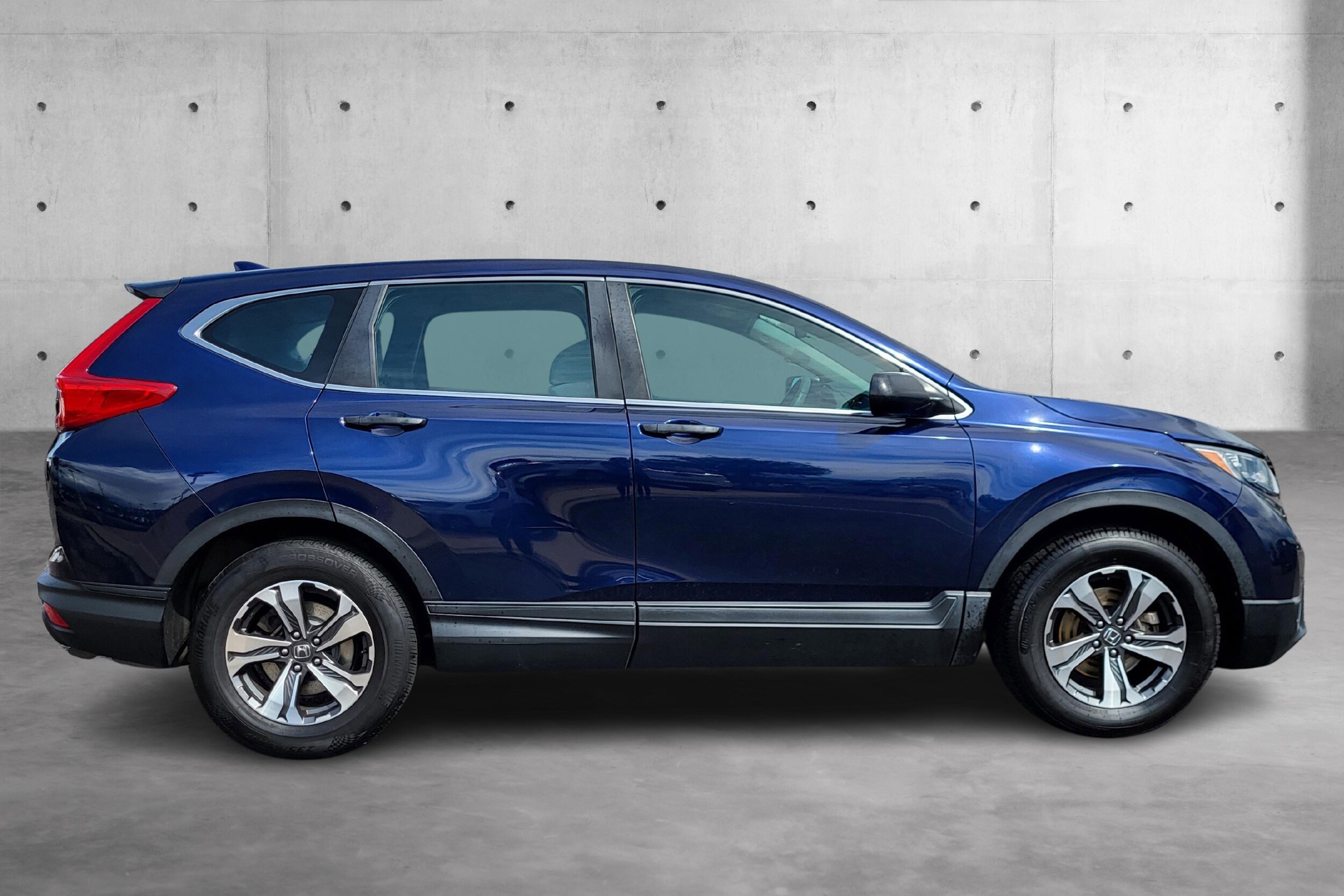 Used 2018 Honda CR-V LX with VIN 2HKRW5H3XJH427028 for sale in Colorado Springs, CO