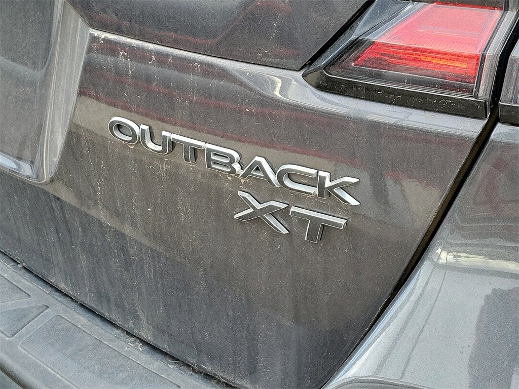 2021 Subaru Outback Limited XT photo 3