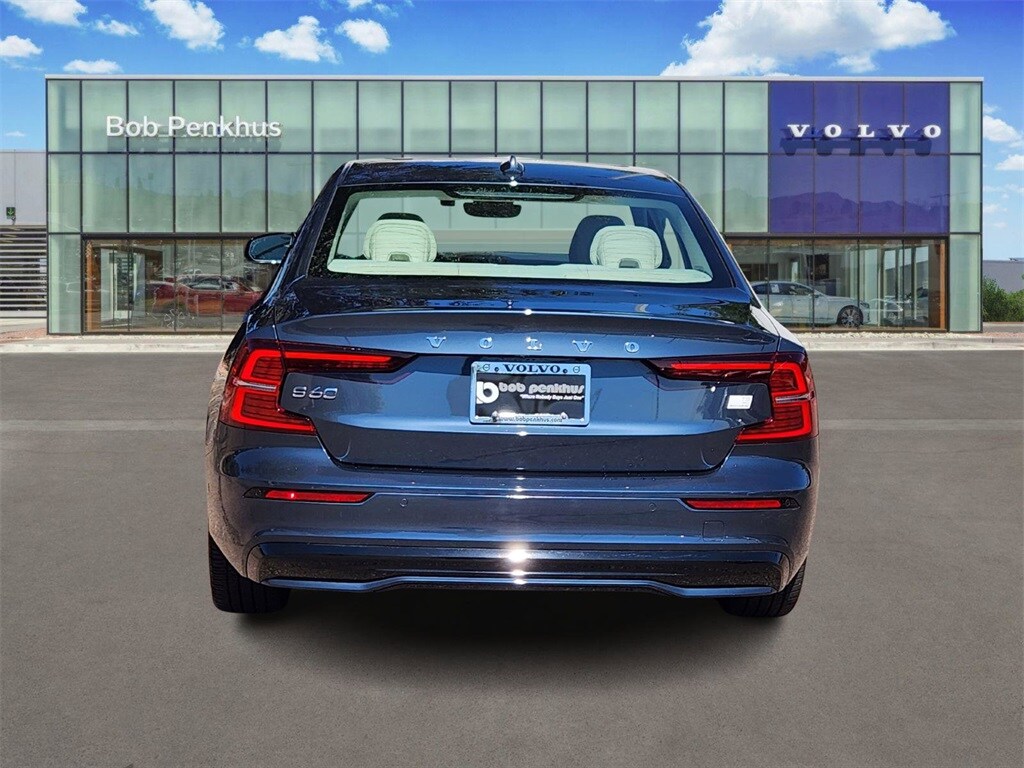 2024 Volvo S60 Recharge T8 Plus photo 4