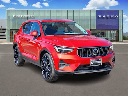 2025 Volvo XC40 B5 Ultra Bright Theme SUV