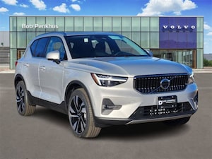 2025 Volvo XC40 B5 Plus Bright Theme SUV