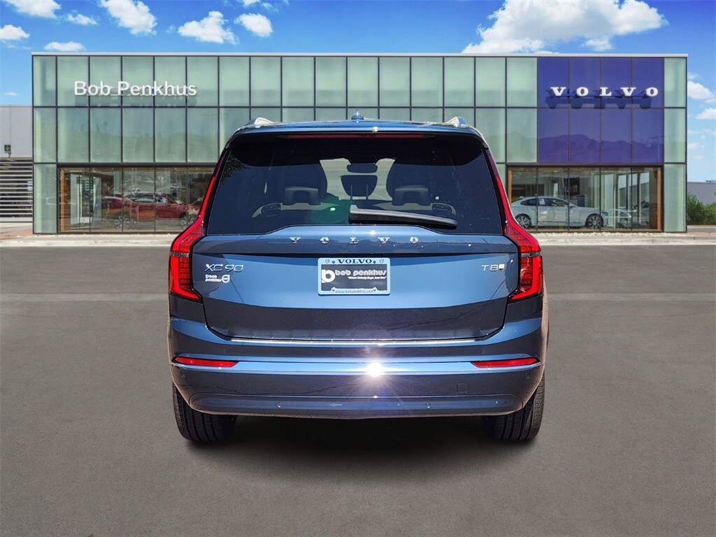 2026 Volvo XC90 T8 Plus photo 4