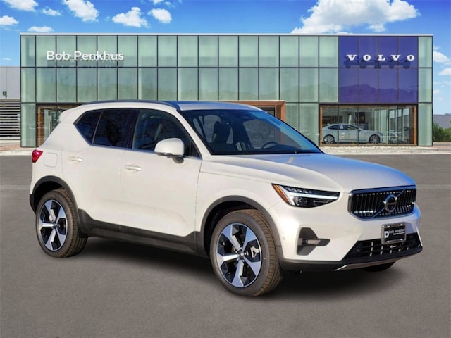 2025 Volvo XC40 B5 Plus Bright Theme SUV