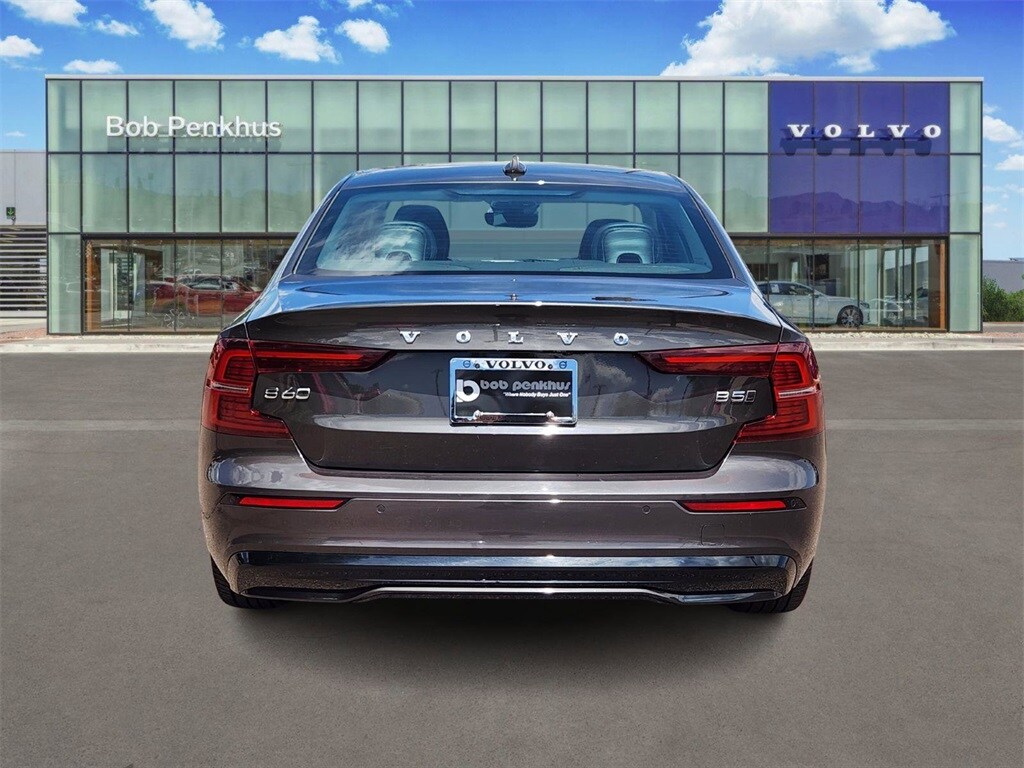 2025 Volvo S60 B5 AWD Core photo 4