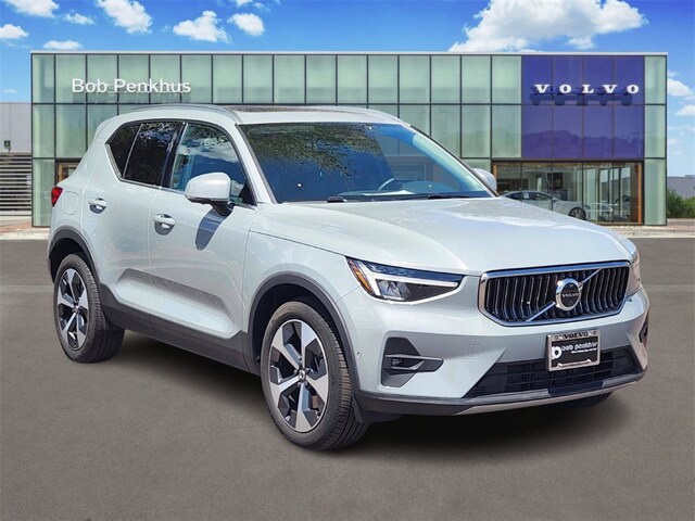 2025 Volvo XC40 B5 Plus Bright Theme SUV