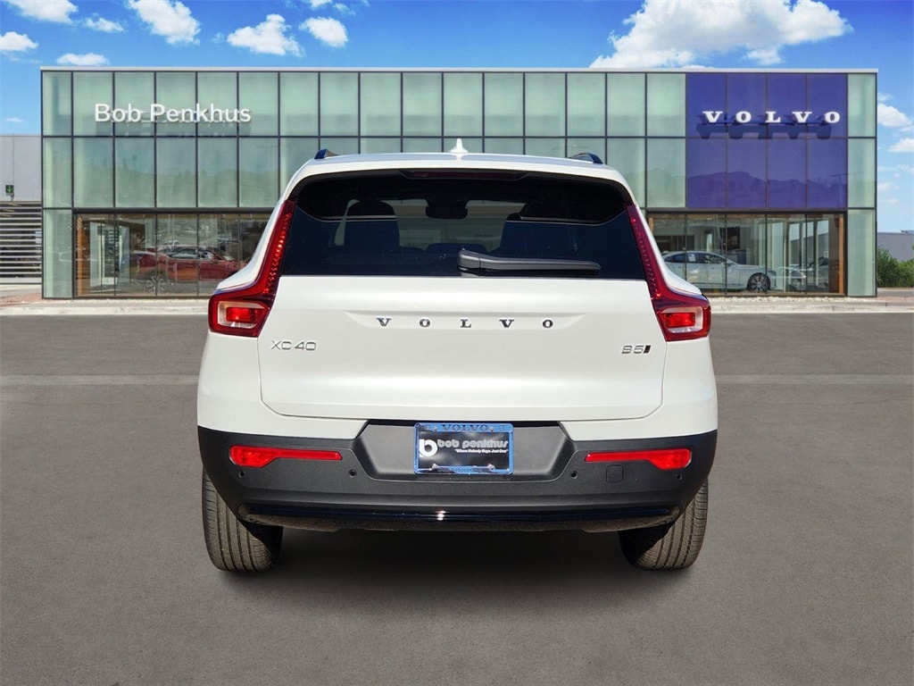 2026 Volvo XC40 AWD Plus photo 4