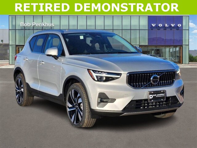 2025 Volvo XC40 B5 Plus Bright Theme SUV 2025 Volvo XC40 B5 Plus Bright Theme SUV