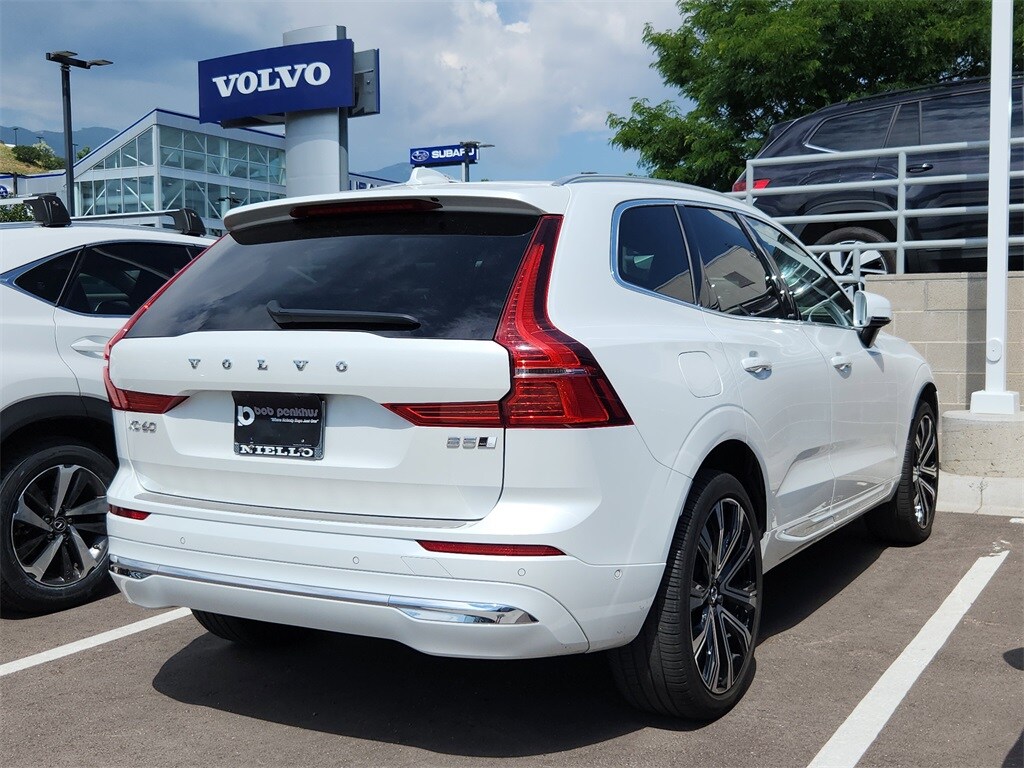2023 Volvo XC60 B5 Ultimate photo 4
