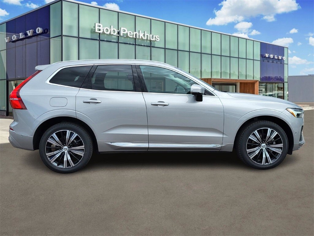 2023 Volvo XC60 B5 Plus photo 2