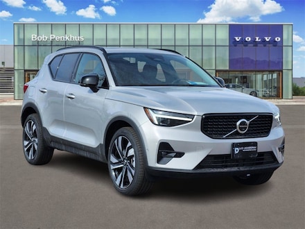 2025 Volvo XC40 B5 Ultra Dark Theme SUV