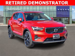 2025 Volvo XC40 B5 Ultra Bright Theme SUV