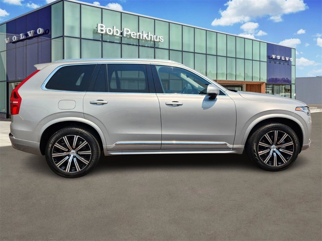 2025 Volvo XC90 B5 Core photo 2