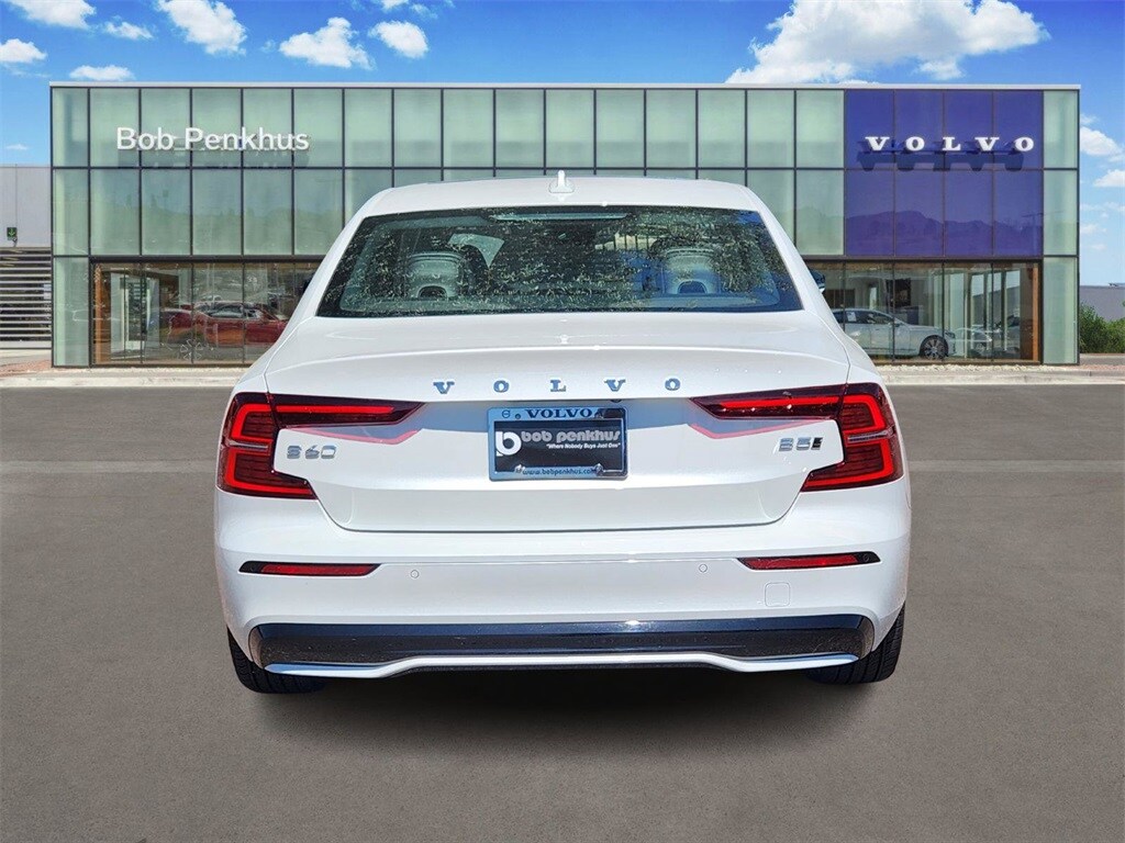 2025 Volvo S60 B5 AWD photo 4