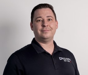 Staff member Justin from ID_6c4fd23d898d