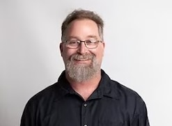 Staff member Marc from ID_4fb0eb018b64