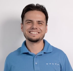Staff member Fabian from ID_c83f030fcf96