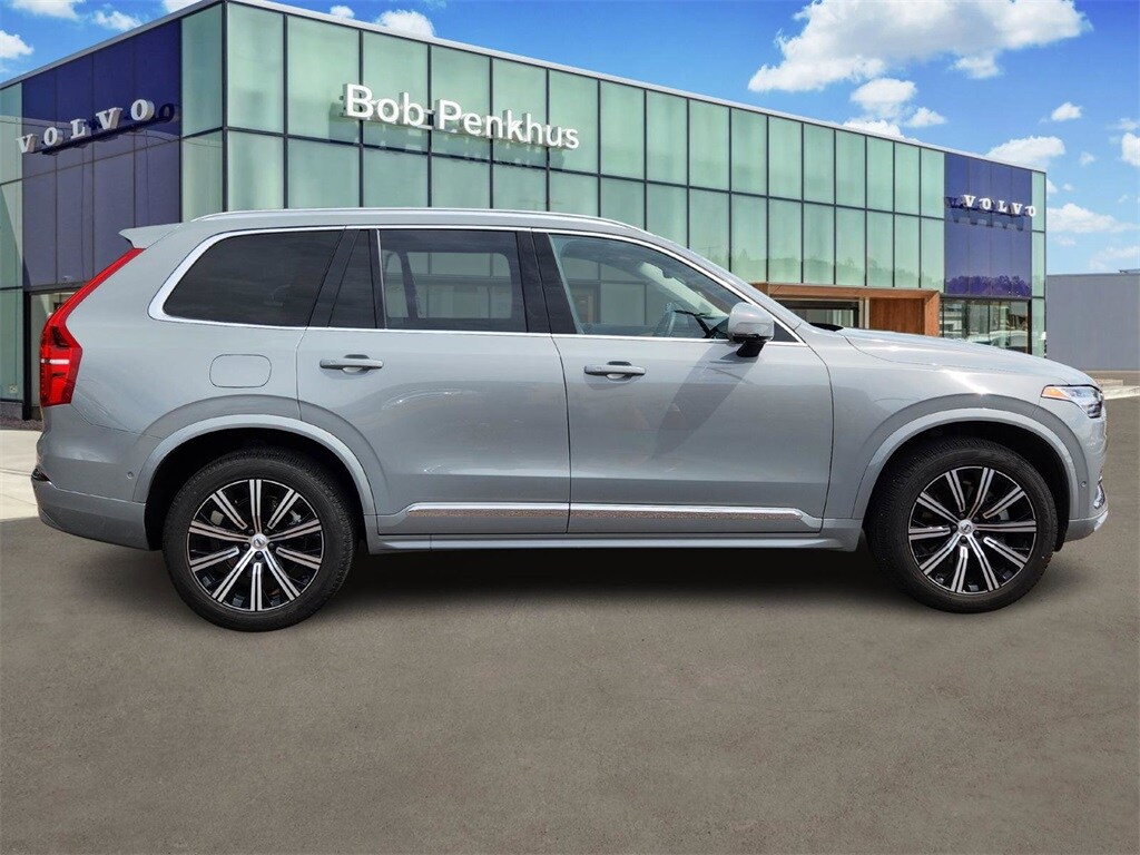 2025 Volvo XC90 Plus photo 2