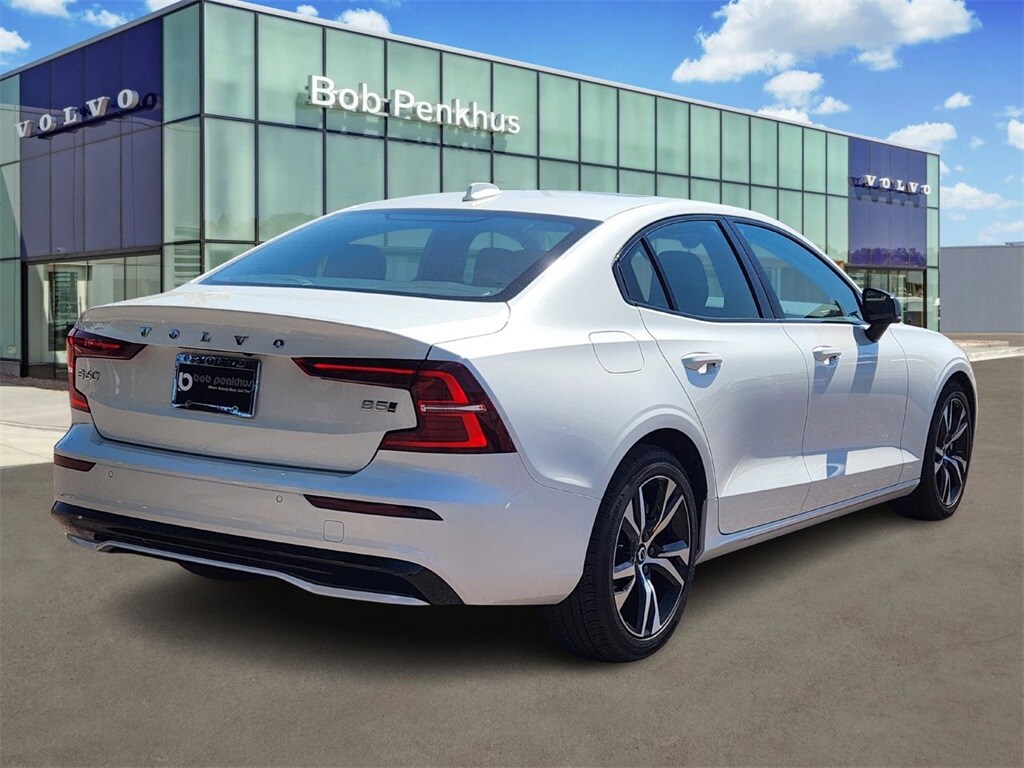 2025 Volvo S60 B5 AWD photo 3