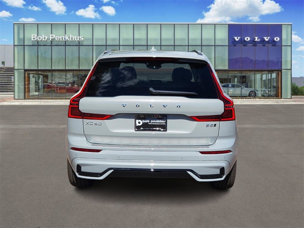 2026 Volvo XC60 B5 photo 3