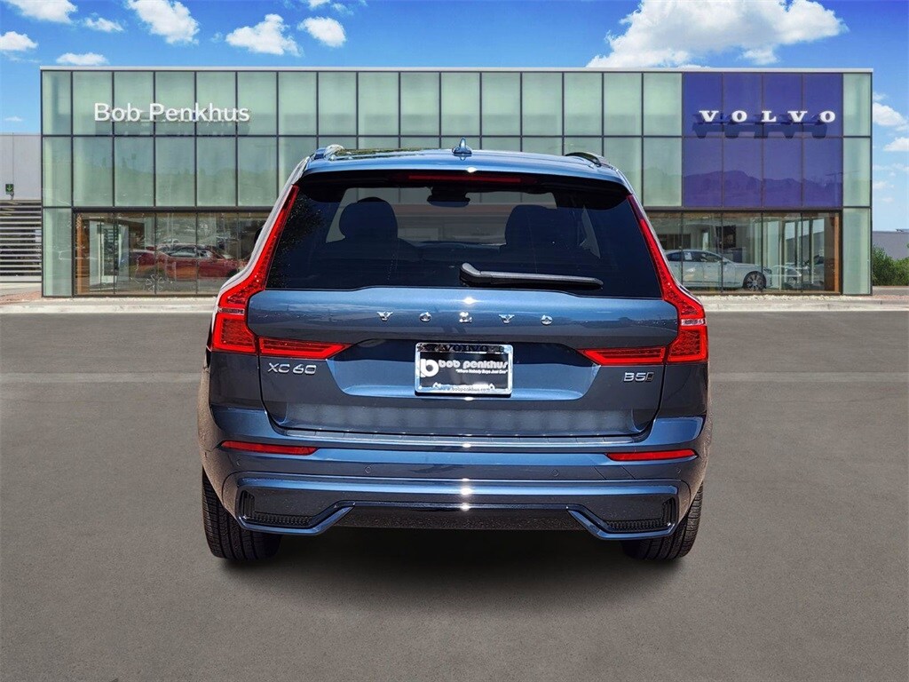 2025 Volvo XC60 B5 photo 4