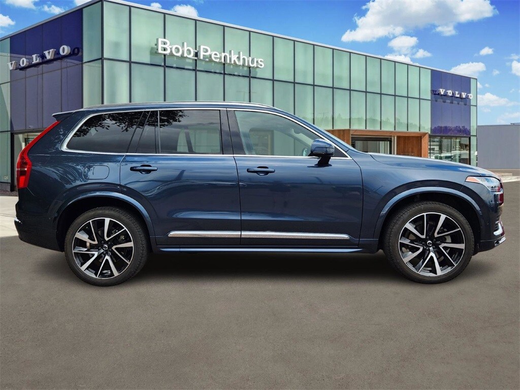 2023 Volvo XC90 B5 Plus photo 2