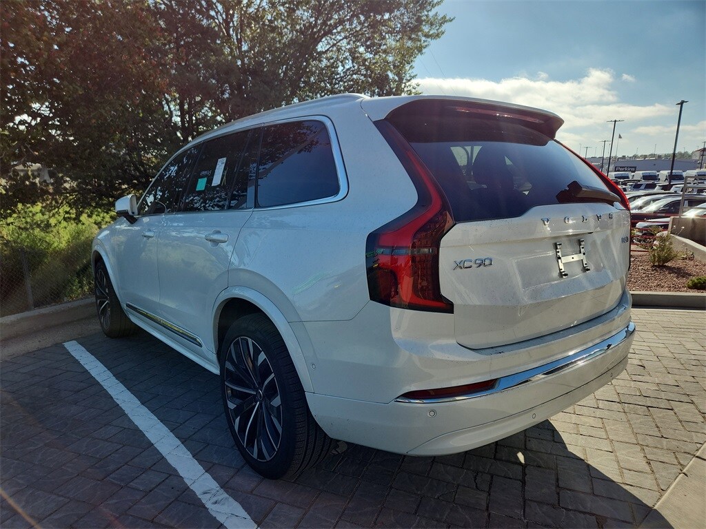 2025 Volvo XC90 Plus photo 3
