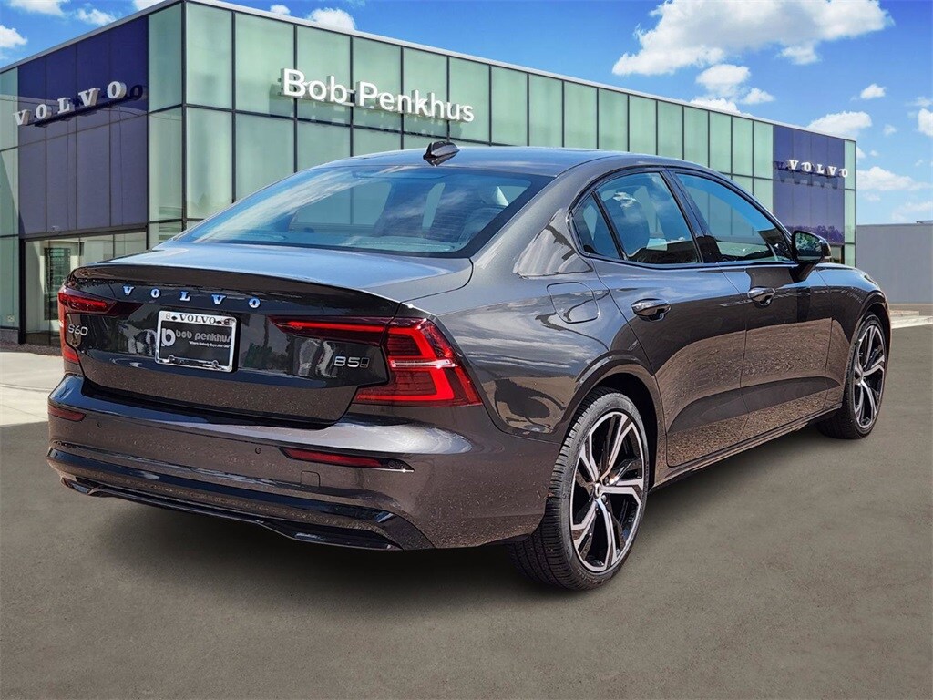 2025 Volvo S60 B5 AWD Core photo 3