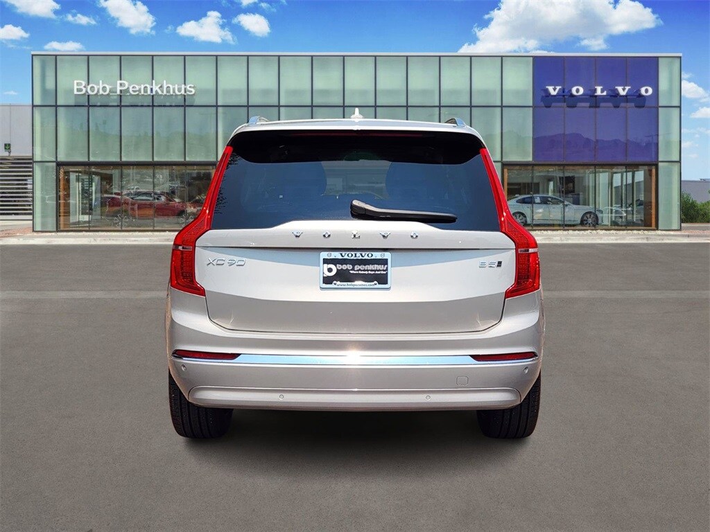 2025 Volvo XC90 B5 Core photo 4