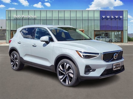 2025 Volvo XC40 B5 Plus Bright Theme SUV