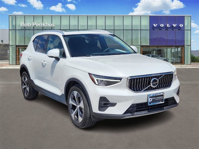 2025 Volvo XC40 B5 Plus Bright Theme SUV