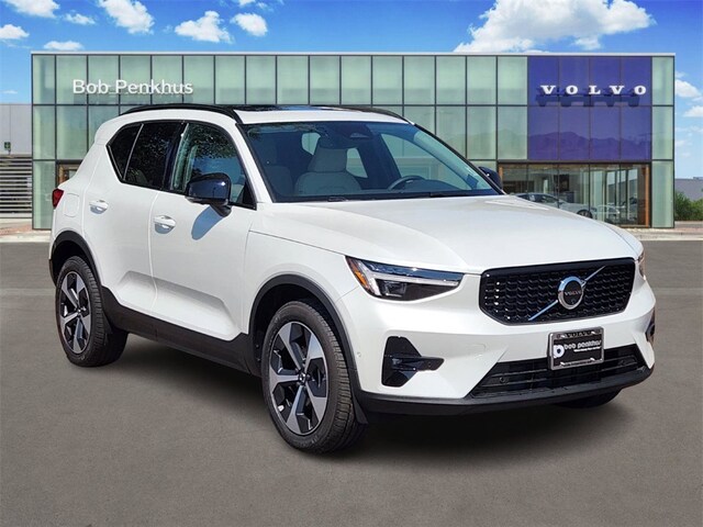 2026 Volvo XC40 B5 Plus AWD SUV 2026 Volvo XC40 B5 Plus AWD SUV